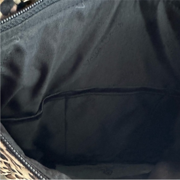 Vera Bradley New (Retired) Pattern Crossbody never used. - Picture 3 of 4